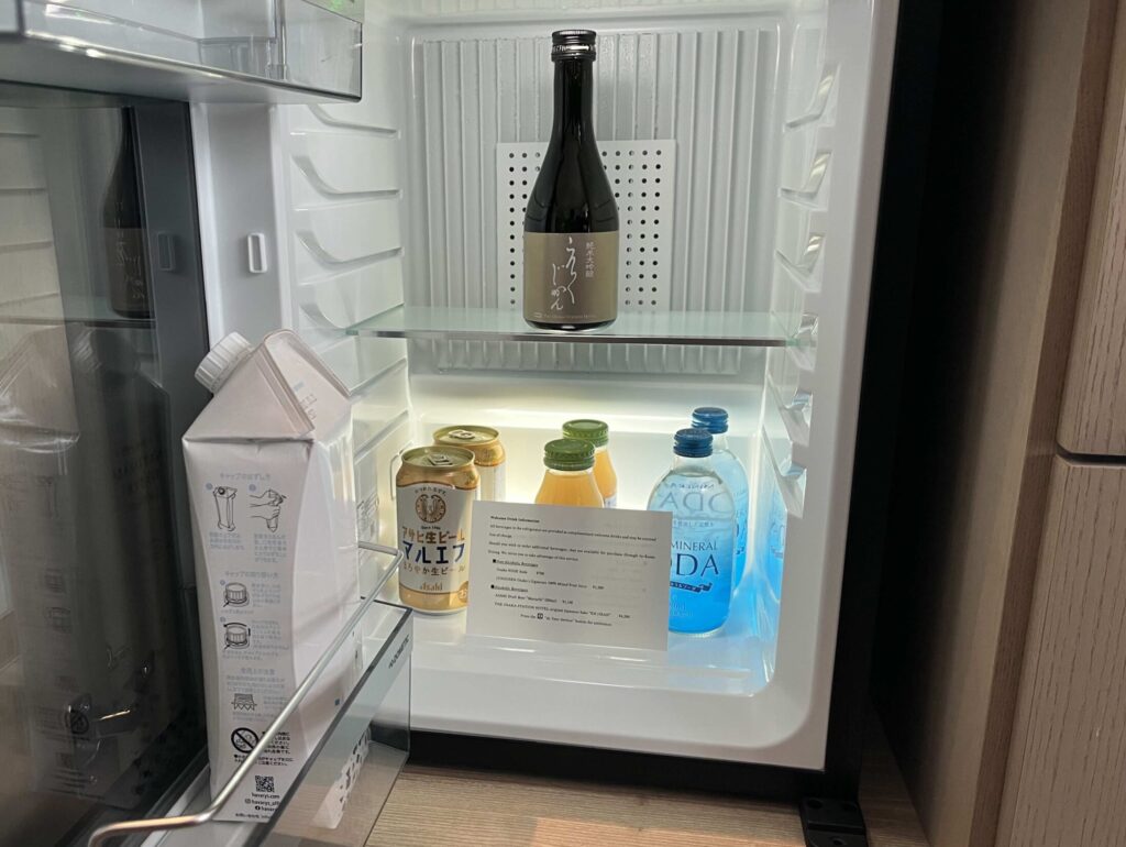 客室の冷蔵庫の中身